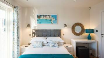 Cottage | 3 bedrooms, WiFi (free), individually decorated, individually furnished