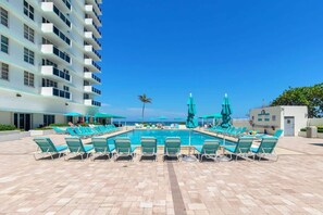 Pool - Bright & Renovated 2BR by the Ocean (Hollywood)