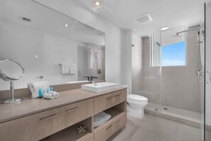 Shower, hair dryer - Luxury Ocean View 2 BR unit (Hollywood)