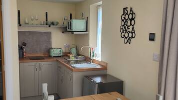 Deluxe Double Room, Hot Tub (Snooty Fox) | Private kitchen