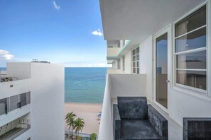 Property grounds - Beautiful renovated 2BR unit ocean (Hollywood)