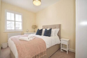 WiFi, bed sheets - Sandy Shores - Located in the heart of Filey (North Yorkshire)