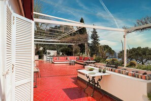 Outdoor dining - Luna Rossa, Capri (Capri)
