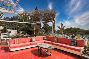 Outdoor dining - Luna Rossa, Capri (Capri)