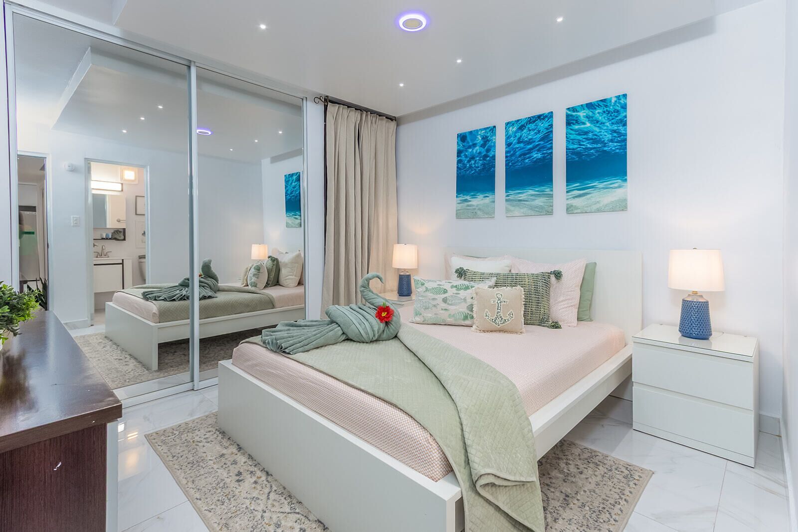 3 bedrooms, iron/ironing board, free WiFi, bed sheets