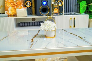 Kaffee und/oder Kaffeemaschine