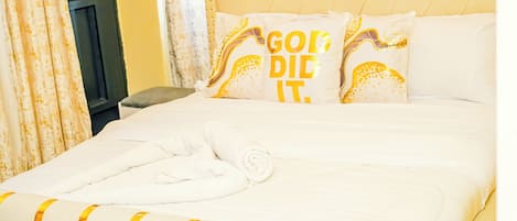 2 bedrooms, iron/ironing board, WiFi, bed sheets