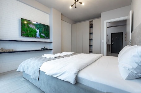 1 bedroom, iron/ironing board, free WiFi, bed sheets. Modern&Cozy in Bacau *Wi‑Fi, AC, Smart TV, Free Parking