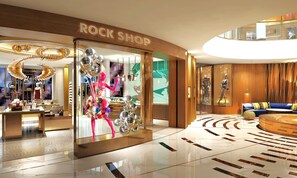 Lobby - Superior King Room at Hard Rock Hotel New York (New York)