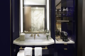 Interior - Superior King Room at Hard Rock Hotel New York (New York)