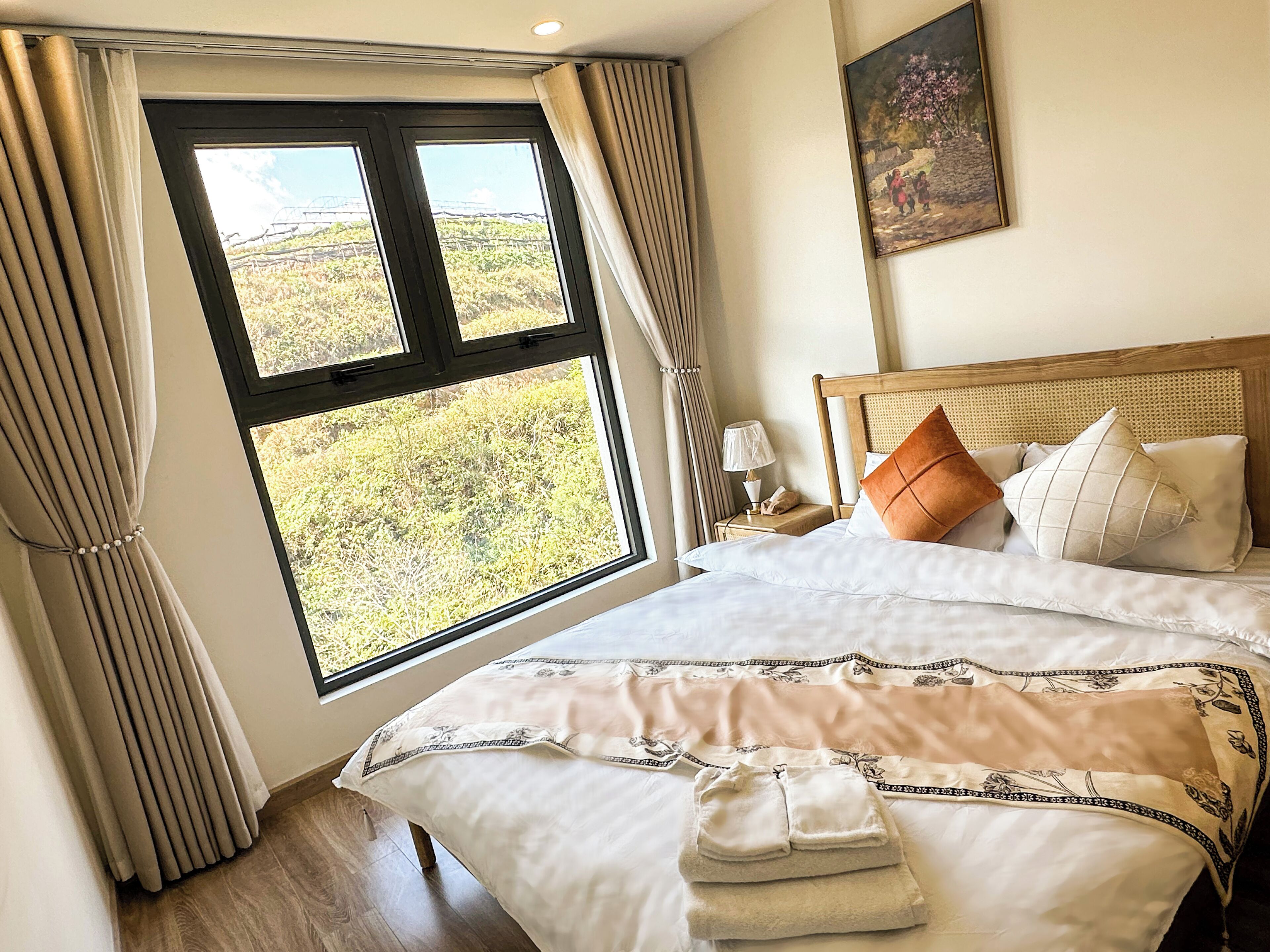 3 bedrooms, iron/ironing board, free WiFi, wheelchair access