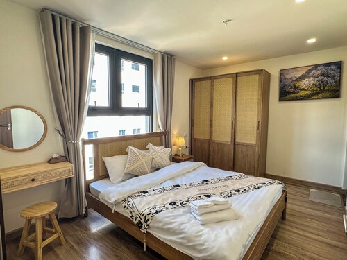 Cozy 3BR Apt w Mountain Balcony View | Fully Equipped | 5 min to Sapa Center