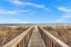 Beach nearby - Aqua Sea, a beachfront retreat (Carolina Beach)