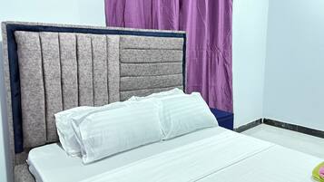 4 bedrooms, iron/ironing board, free WiFi, bed sheets