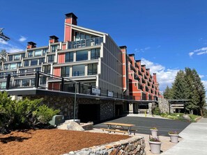 Exterior - NEW! 1849 Condos 309 2-Bedroom with Pool and Mountain view (Mammoth Lakes)