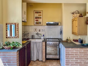 Apartment | Private kitchen - Appartamento Rosmarino (Gubbio)