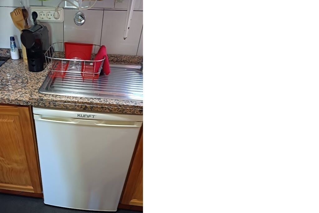 Basic Studio, Patio, Garden View | Private kitchen