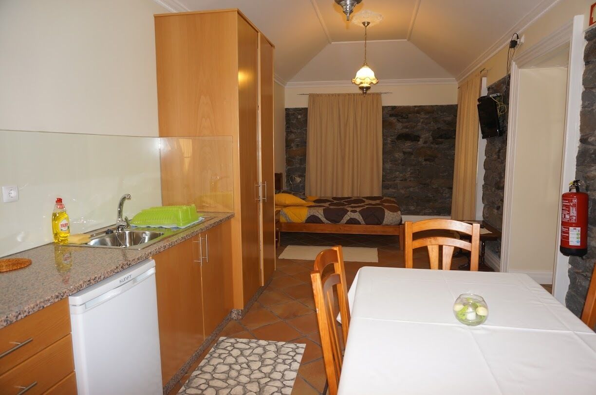 Classic Studio | Dining