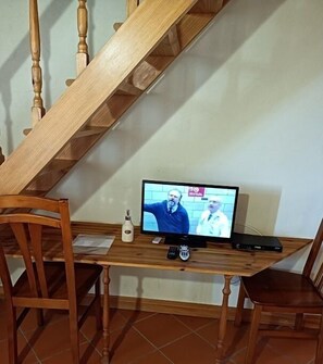 Basic Studio, Patio | Interior