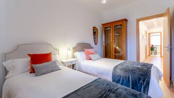 2 bedrooms, bed sheets
