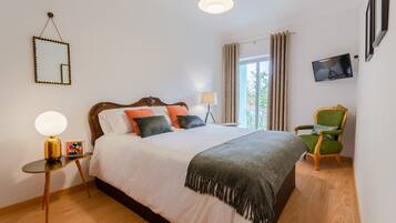 2 bedrooms, bed sheets