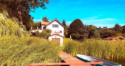 Vacation Apartment – House by the Lake
