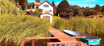 Appartamento Vacanze su Due Piani con Grande Giardino e Accesso Diretto al Lago