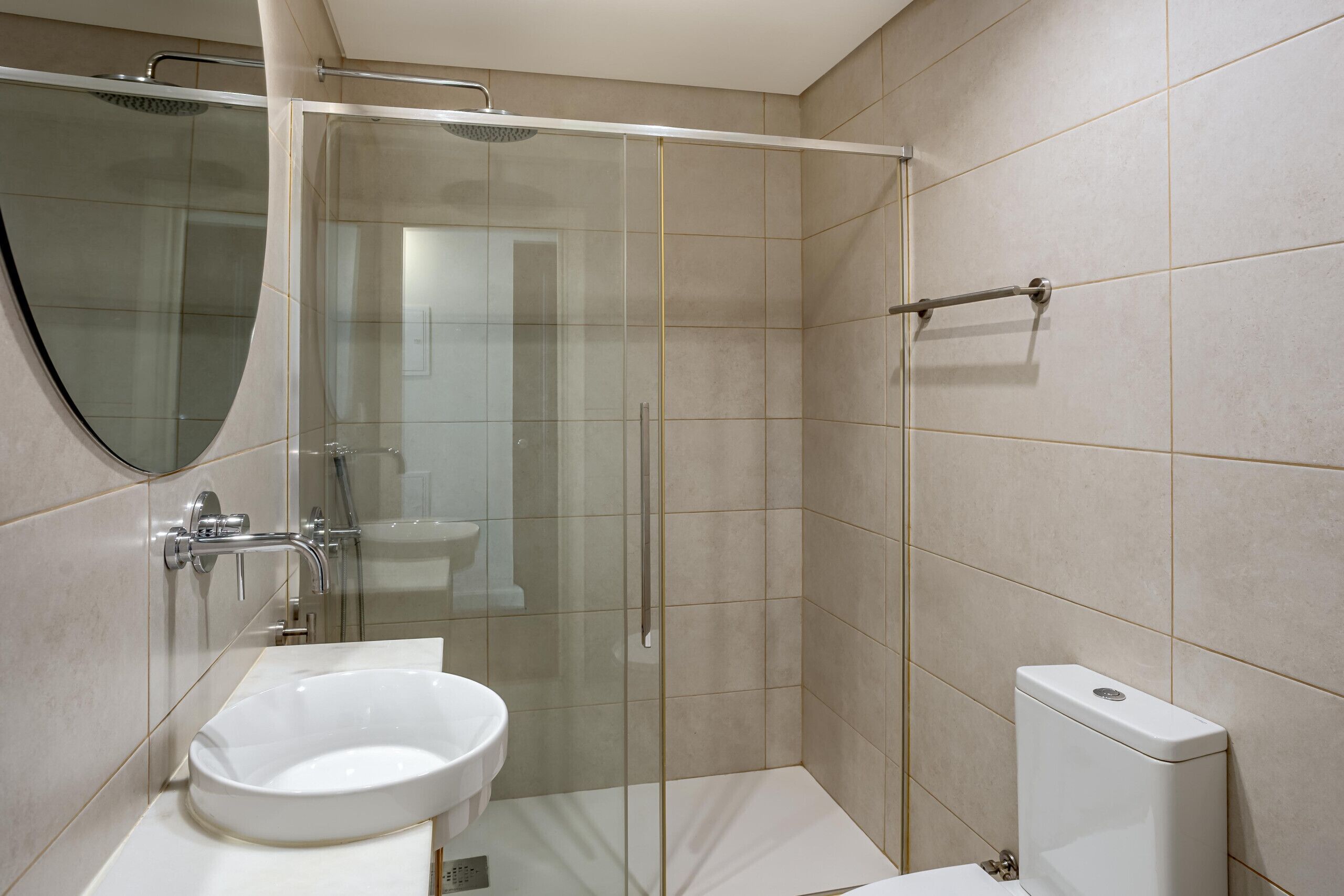 Shower, towels