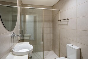 Douche, serviettes fournies