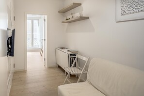 Living area - Downtown Modern Apartments I by Homing (Lisbon)
