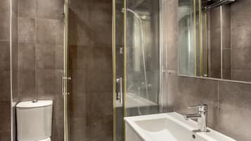 Shower, towels