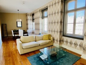 Living area - Downtown Riverside III by Homing (Lisbon)