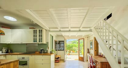 Pretty farmhouse - sleeps 4 - swimming pool-boules pitch