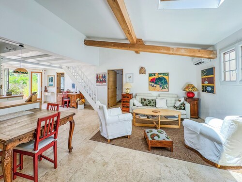 Pretty farmhouse - sleeps 4 - swimming pool-boules pitch