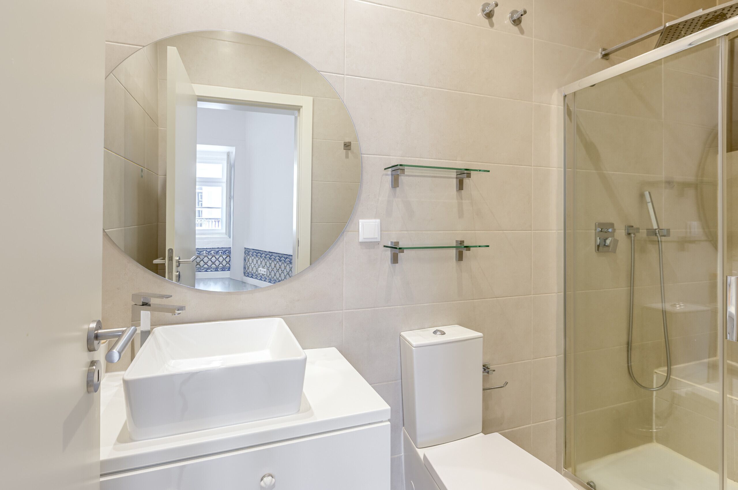 Shower, towels