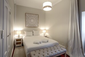 2 bedrooms, bed sheets - Bairro Alto Elegant by Homing (Lisbon)