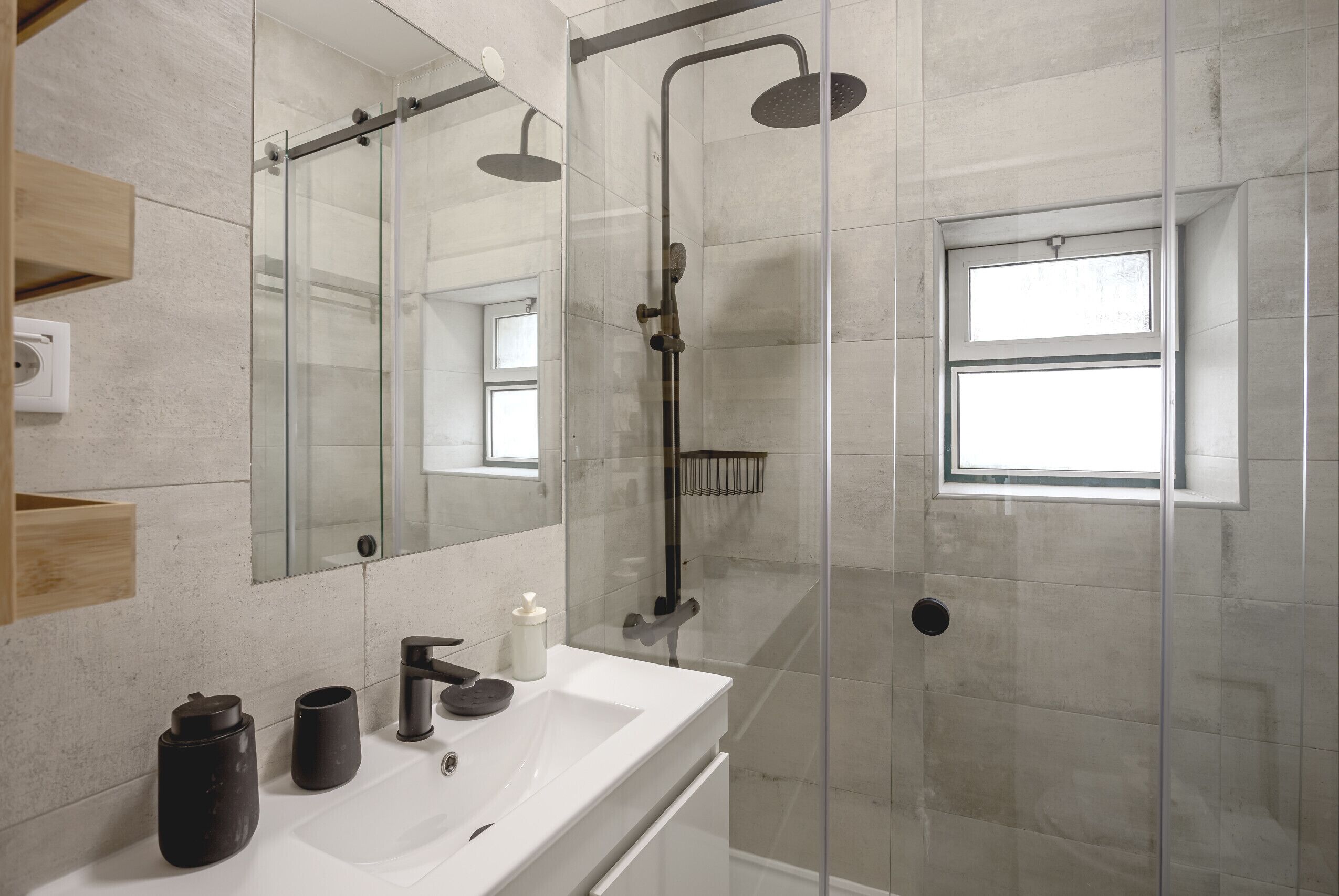Douche, serviettes fournies