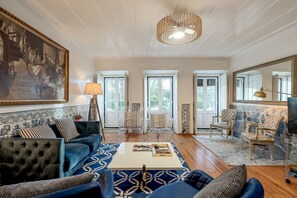 Living area - Belem Historical by Homing (Lisbon)