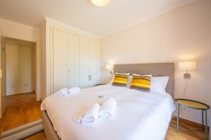 Room - Aroeira Garden by Homing (Almada)