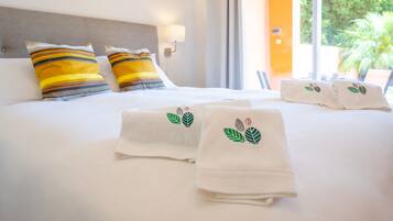 2 bedrooms, bed sheets