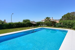 Pool - Vacation Apartment 'Apartamento Bellavista' with Sea View, Wi-Fi, and Air Conditioning (Torrox)