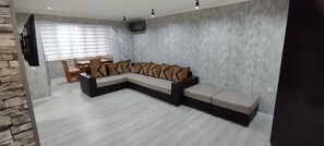 Smart TV - Lovely 1-bedroom condo with AC in charming Samarqand (Samarqand)