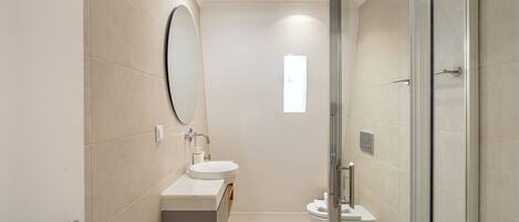 Douche, serviettes fournies