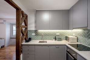 Private kitchen - Bairro Alto Garden View II by Homing (Lisbon)