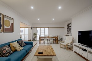 Living area - Carcavelos Modern Apartment by Homing (Cascais)