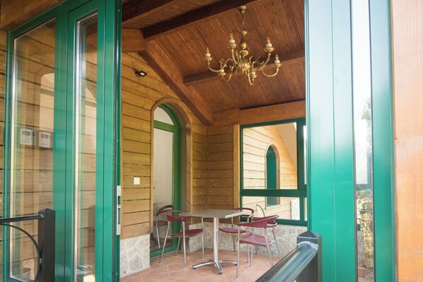 Tempat makan outdoor