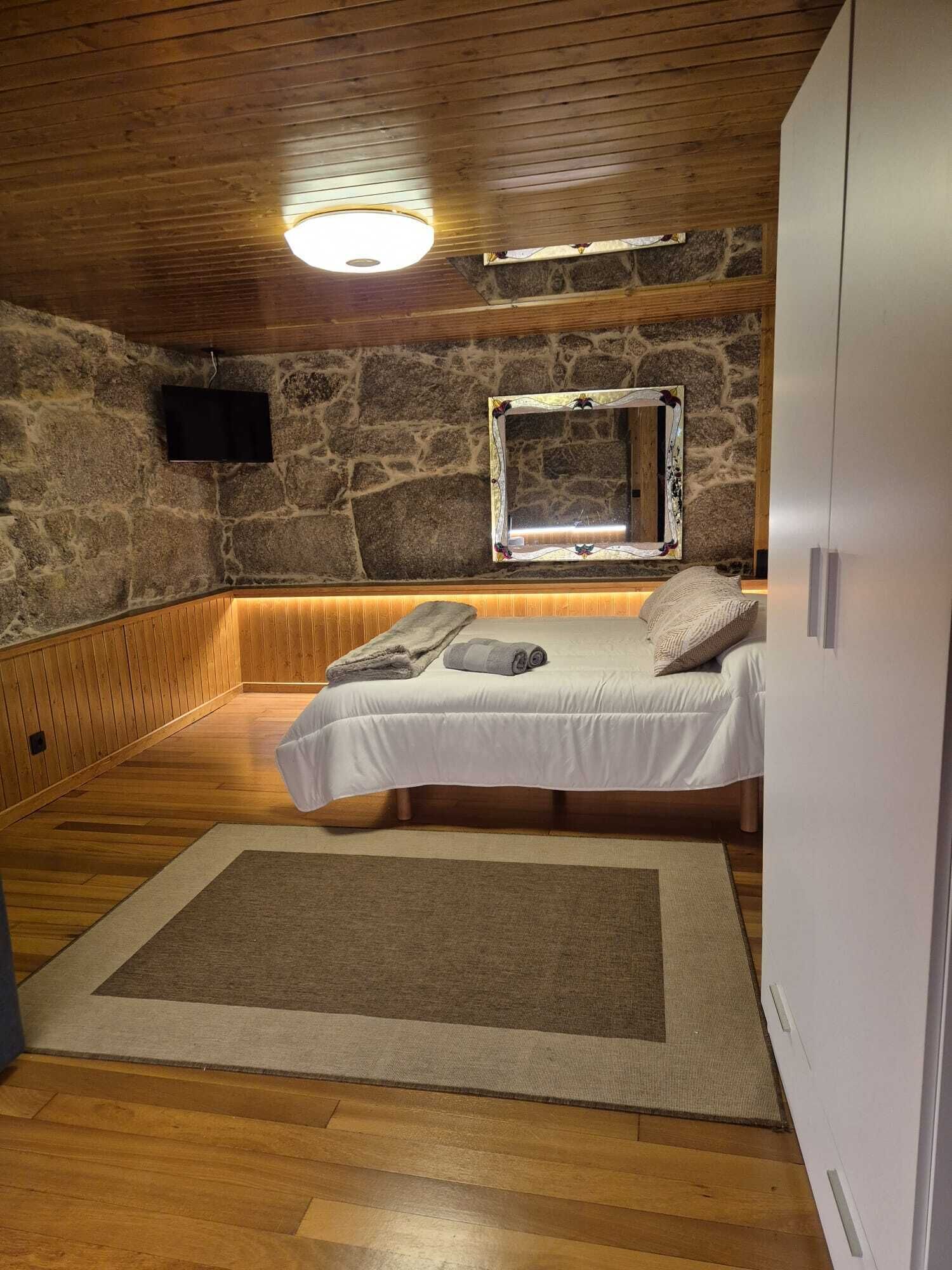 Apartemen, 1 Tempat Tidur Double dengan tempat tidur Sofa, pemandangan gunung