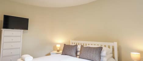 3 quartos, Wi-Fi de cortesia, individualmente decorados