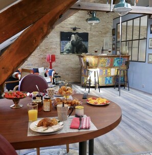 Dining - Stella Matutina · lift and air conditioning (Sarlat-la-Canéda)