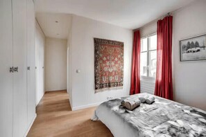 Iron/ironing board, WiFi, bed sheets - 100m² apt with terrace in St-Cloud (Saint-Cloud)